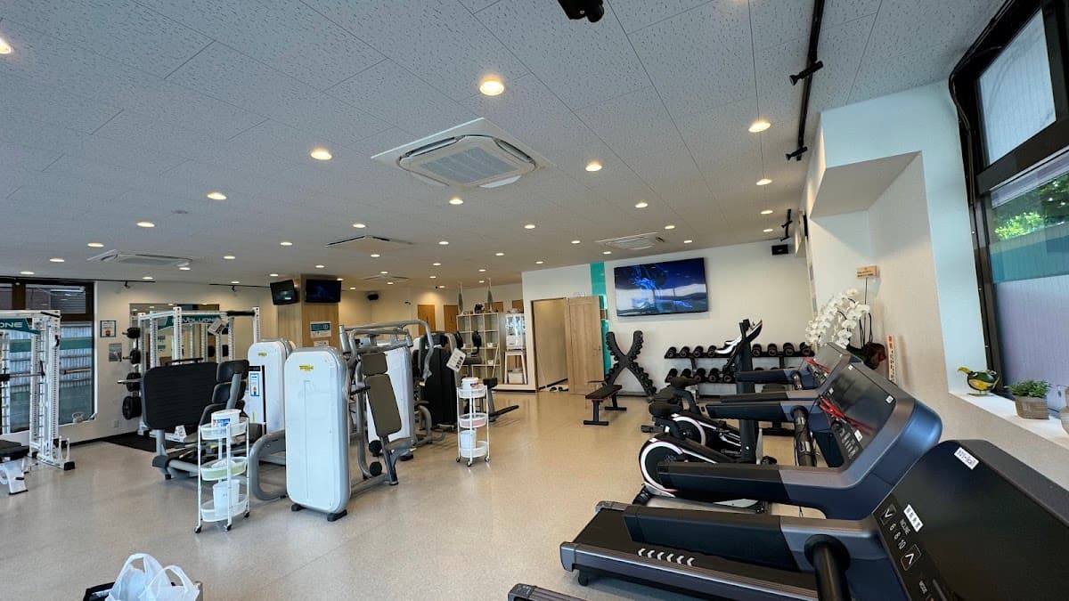 fitness GYM PEET(24hジム)and パーソナルトレーニングGYM PEET