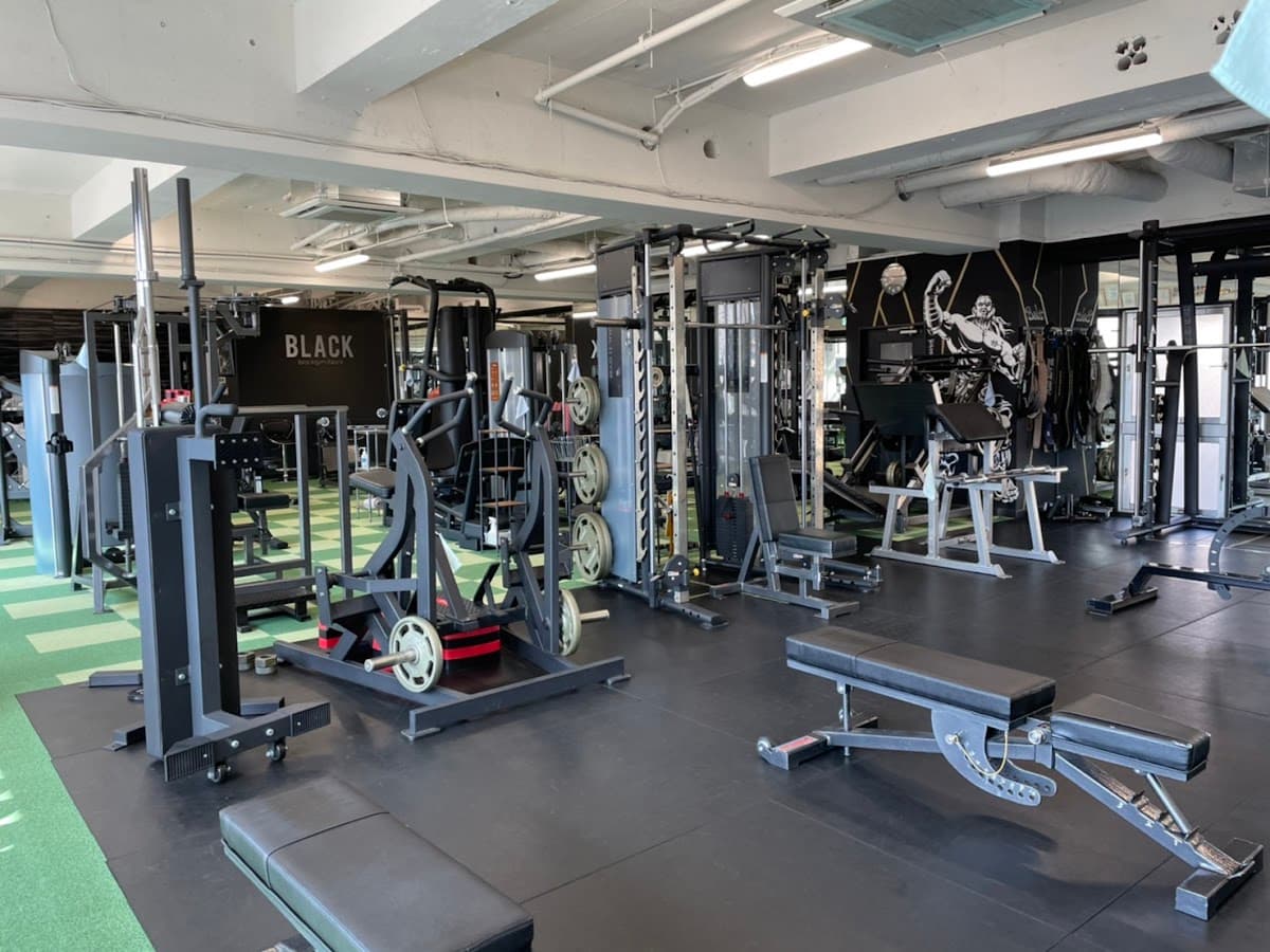 トータル型パーソナルトレーニングジムBLACK GYM