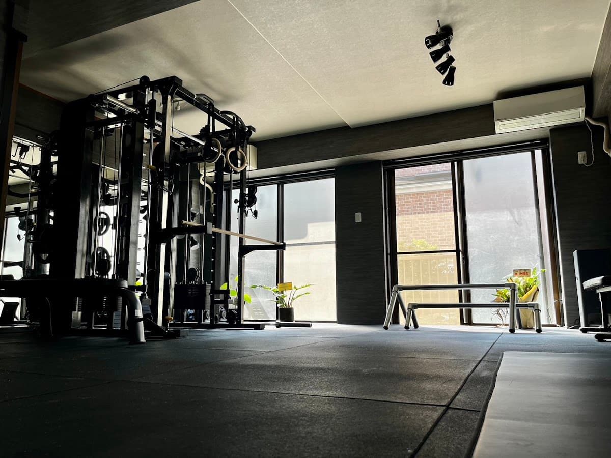 BRAVE FITNESS GYM 覚王山